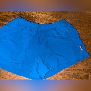 Size small never worn Patagonia. Blue shorts great condition.
